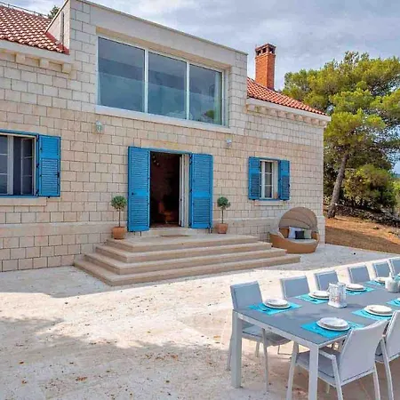 A Gorgeous On A Private On The Island Brac