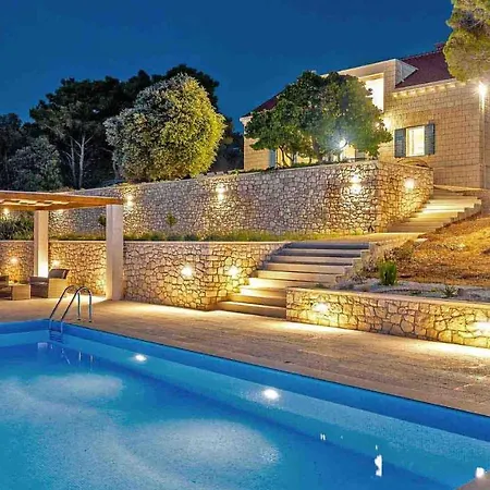 A Gorgeous On A Private On The Island Brac *