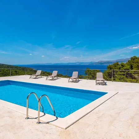 A Gorgeous On A Private On The Island Brac