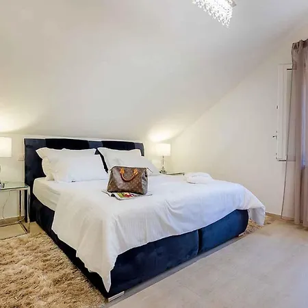 A Gorgeous On A Private On The Island Brac * Pucisca