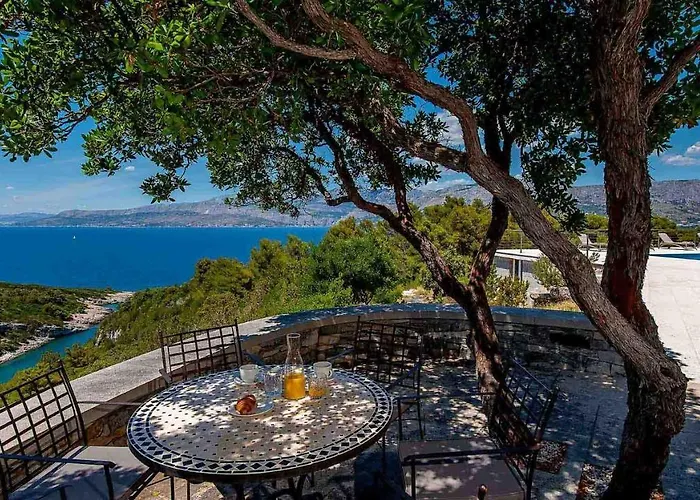 A Gorgeous On A Private On The Island Brac *