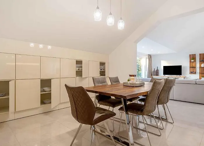 A Gorgeous On A Private On The Island Brac * 普契什查